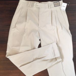mens pleated khaki pants
